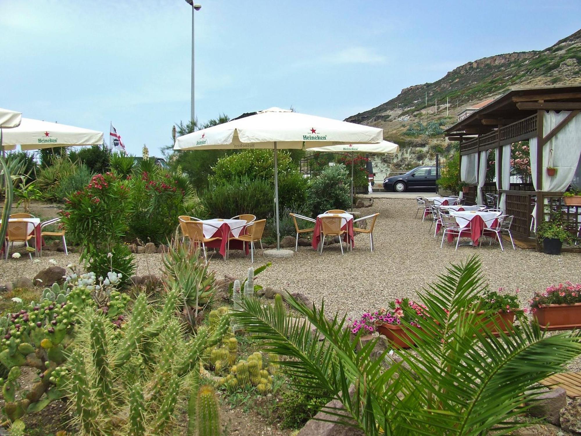 Hotel Miramare Bosa Marina Exterior photo